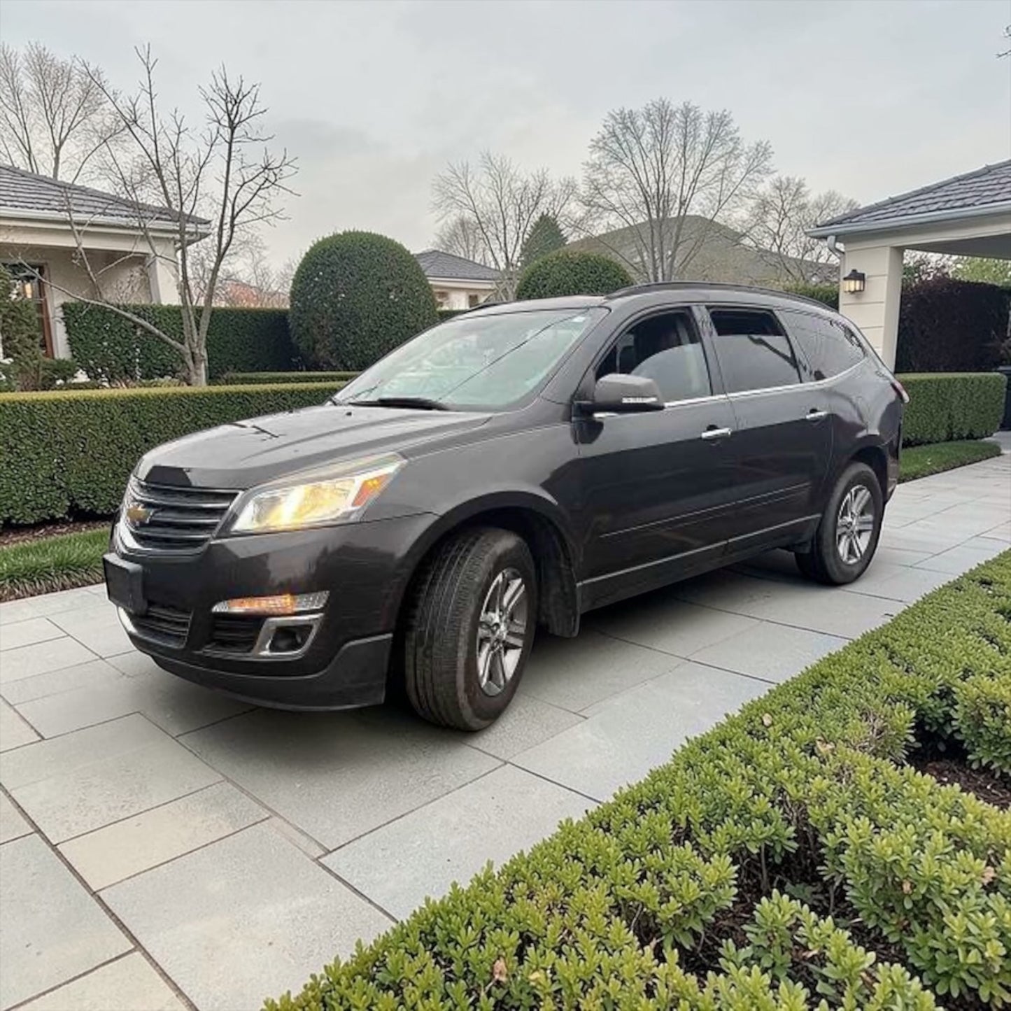 Chevrolet Traverse (Black)