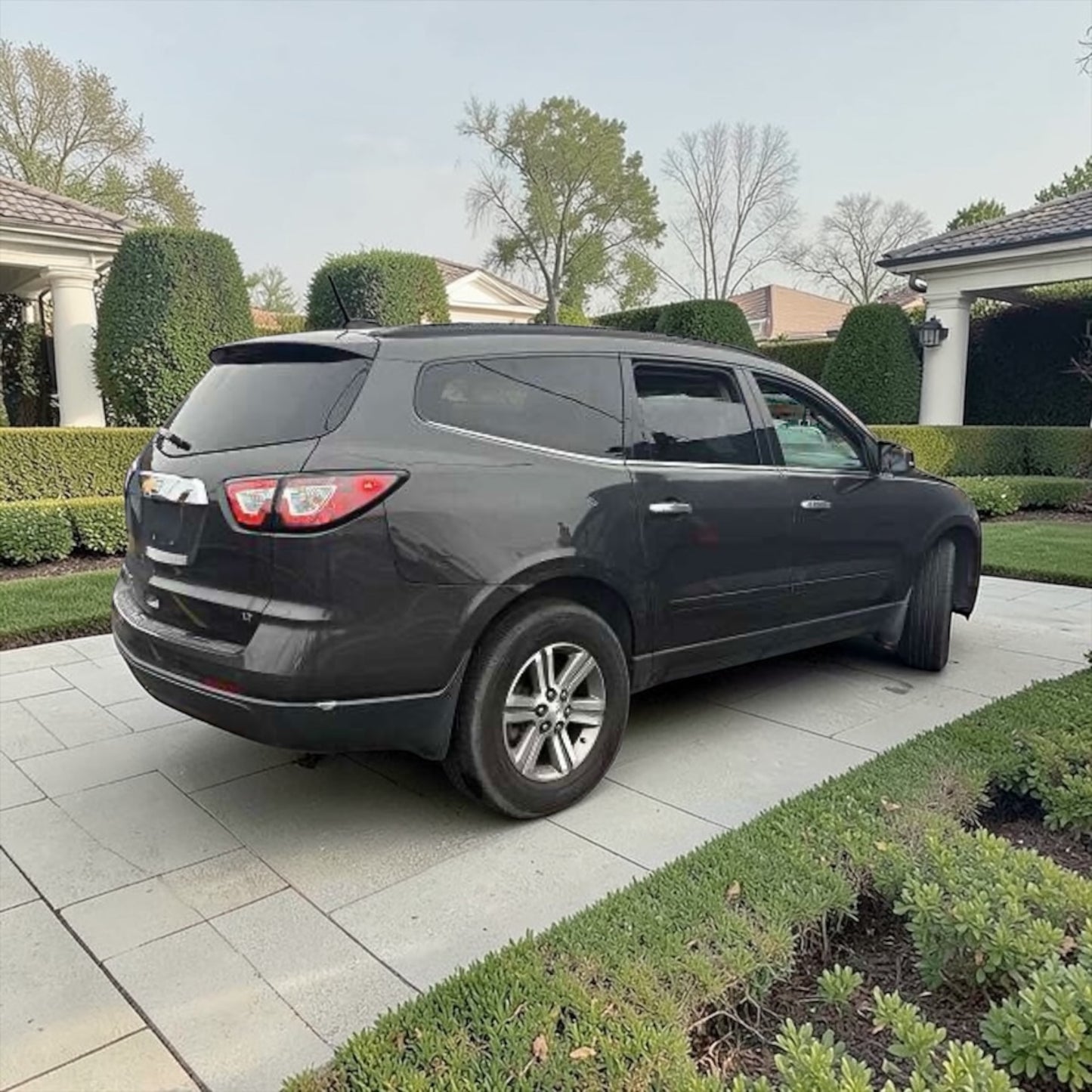 Chevrolet Traverse (Black)